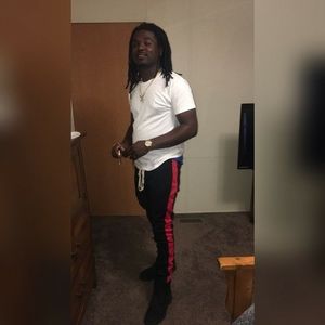 Meet your Posher, Kenyon